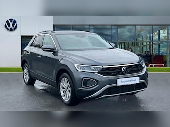 Used Volkswagen T-Roc 2025 for sale - 76452147: Photo