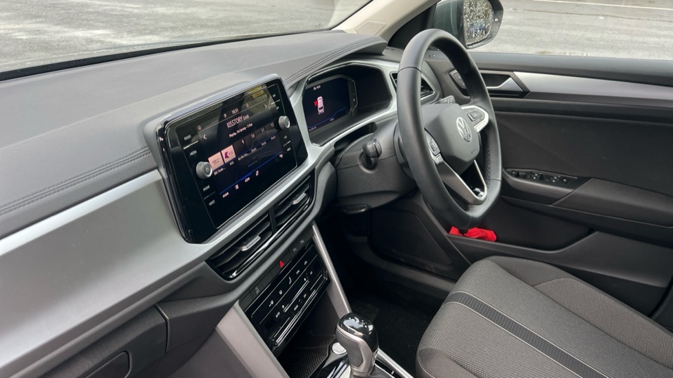 Used Volkswagen T-Roc 2025 for sale - 76452147: Photo 2