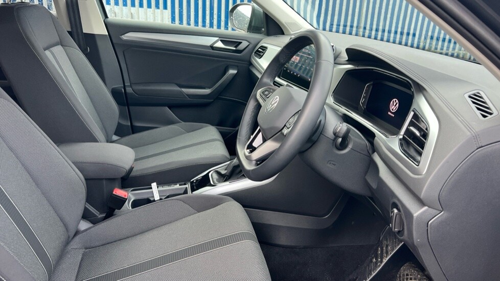 Used Volkswagen T-Roc 2025 for sale - 76452147: Photo 25