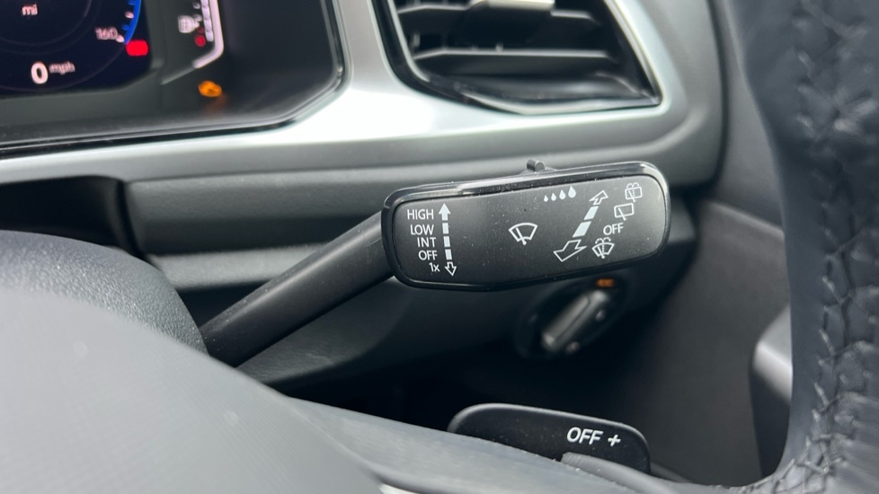 Used Volkswagen T-Roc 2025 for sale - 76452147: Photo 31