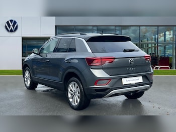 Used Volkswagen T-Roc 2025 for sale - 76452147: Photo