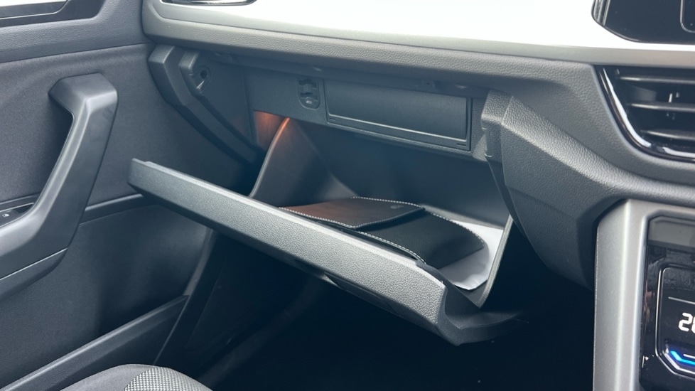 Used Volkswagen T-Roc 2025 for sale - 76452147: Photo 54