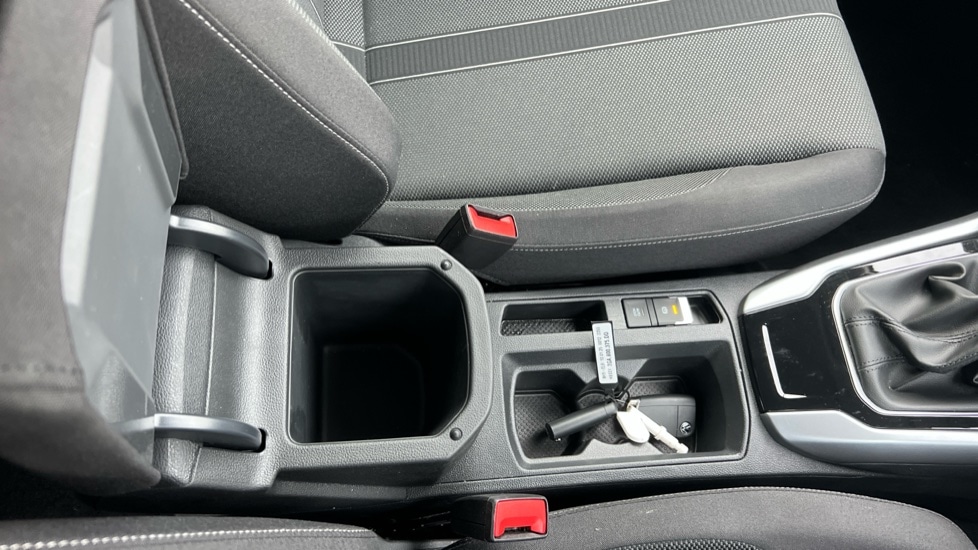 Used Volkswagen T-Roc 2025 for sale - 76452147: Photo 60