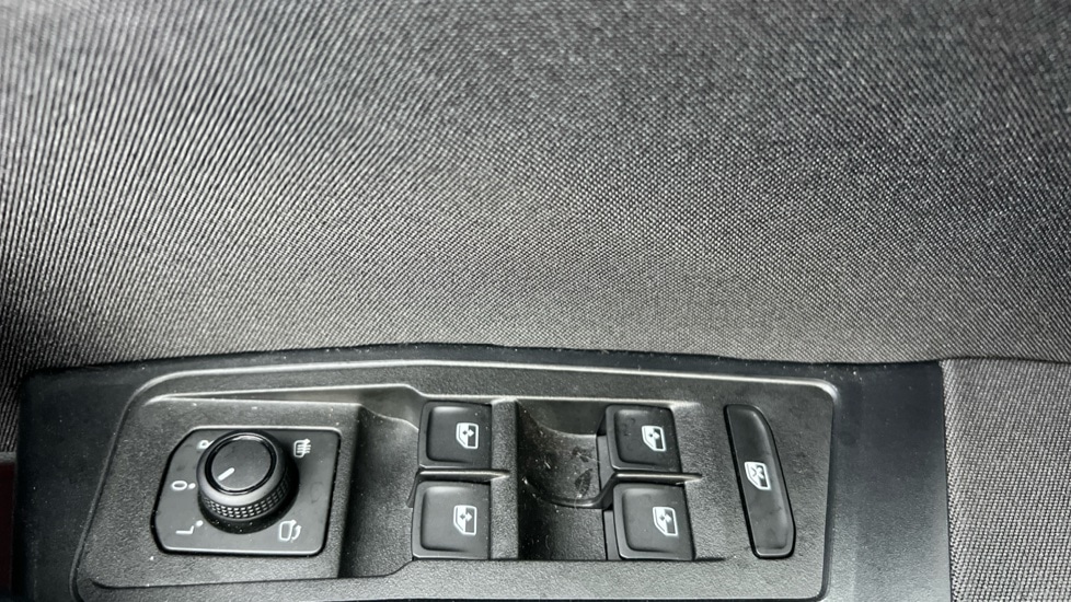 Used Volkswagen T-Roc 2025 for sale - 76452147: Photo 65