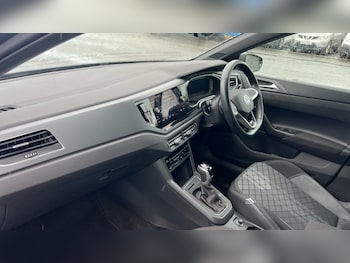 Used Volkswagen Polo 2024 for sale - 76438105: Photo