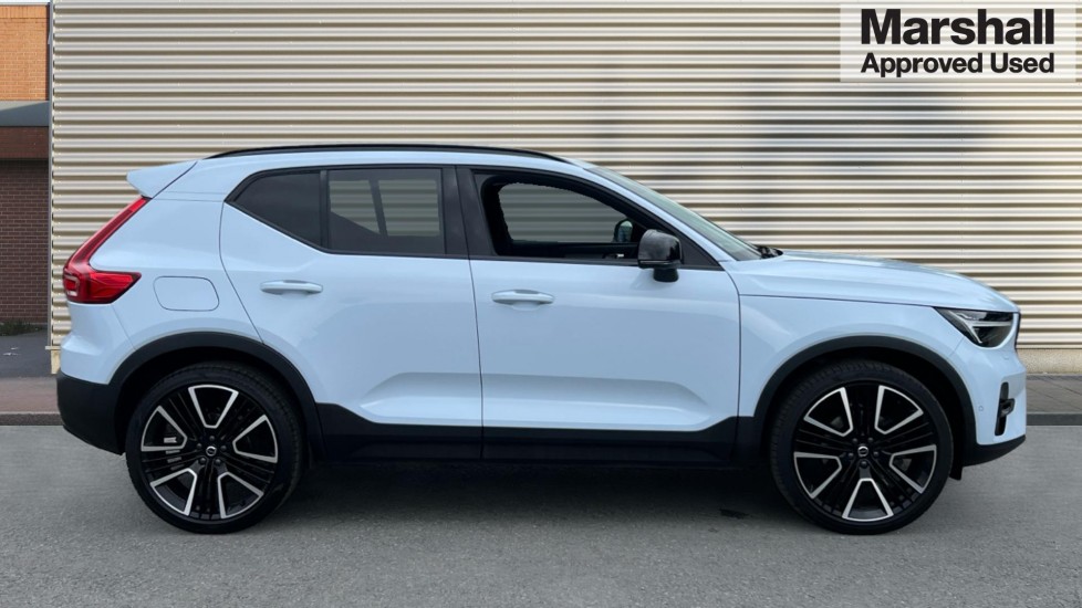 Used Volvo XC40 2024 for sale - 75735311: Photo 2