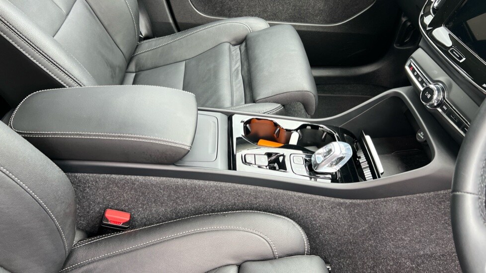 Used Volvo XC40 2024 for sale - 75735311: Photo 28