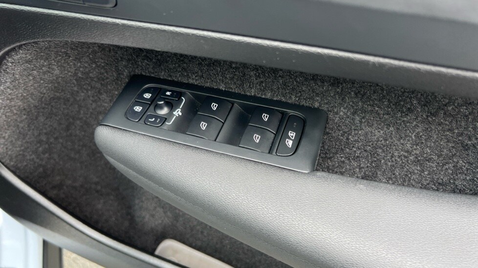 Used Volvo XC40 2024 for sale - 75735311: Photo 30