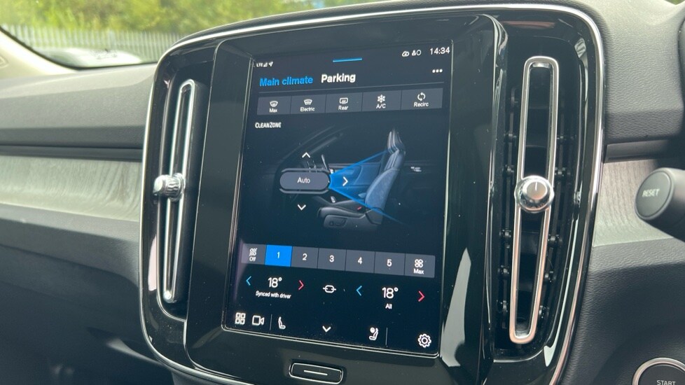 Used Volvo XC40 2024 for sale - 75735311: Photo 33