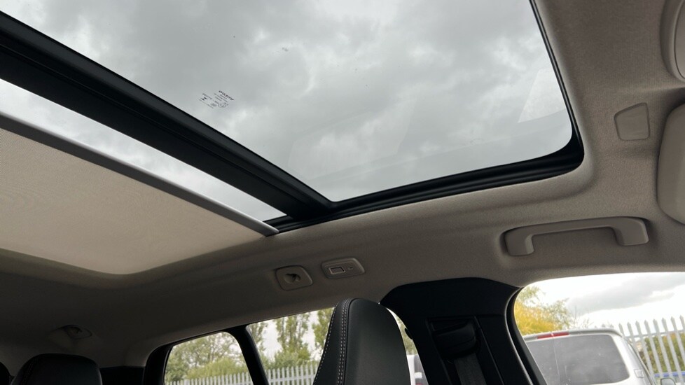 Used Volvo XC40 2024 for sale - 75735311: Photo 42