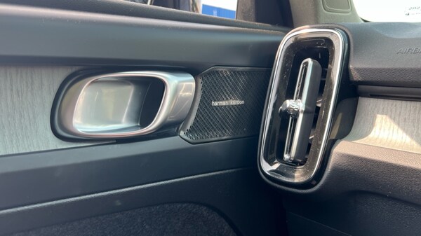 Used Volvo XC40 2024 for sale - 75472475: Photo 46