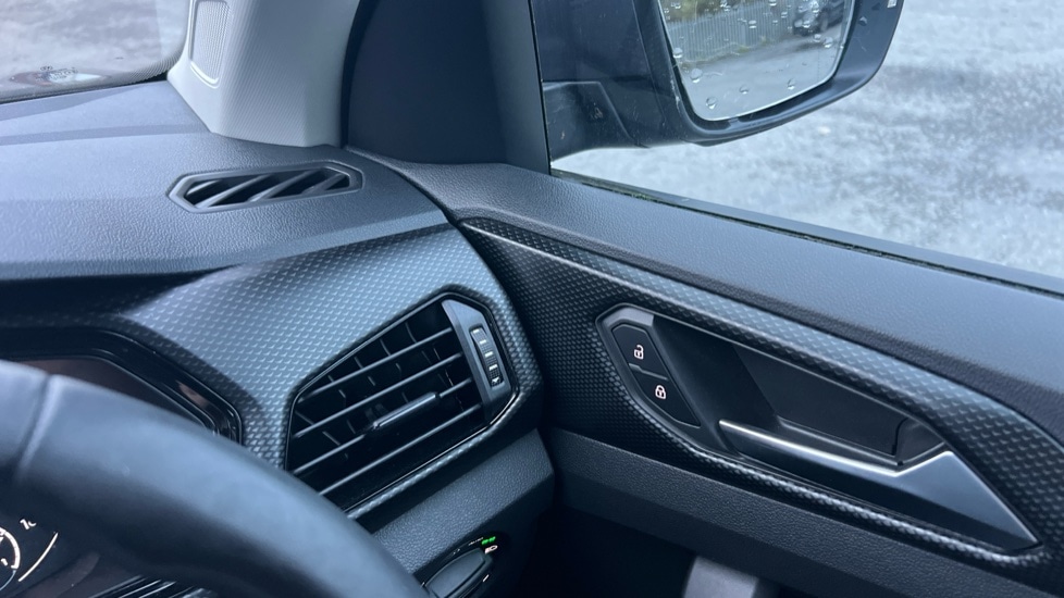 Used Volkswagen T-Cross 2021 for sale - 76773378: Photo 45