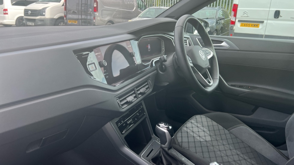 Used Volkswagen Polo 2024 for sale - 76647822: Photo 2