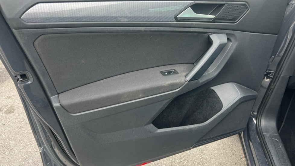 Used Volkswagen Tiguan 2022 for sale - 77042813: Photo 44