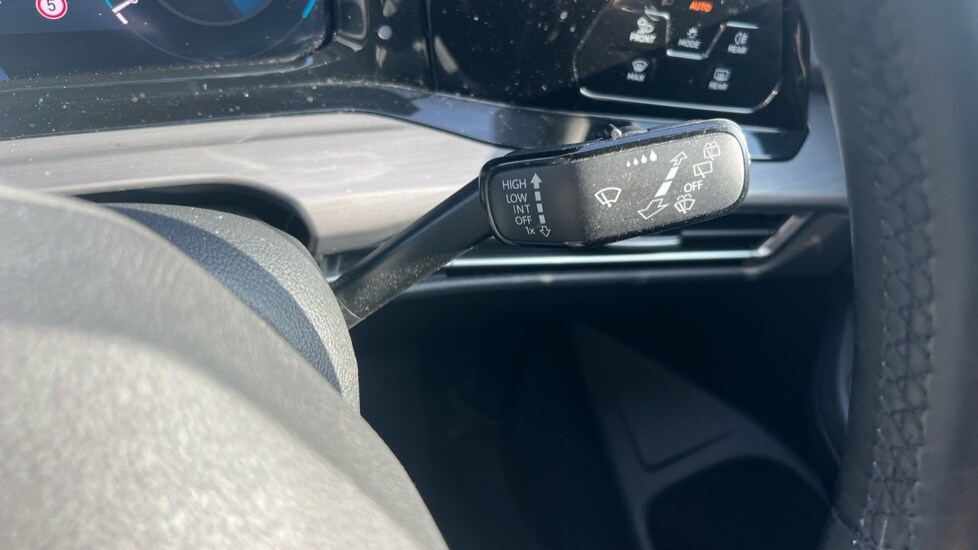 Used Volkswagen Golf 2020 for sale - 76652398: Photo 32