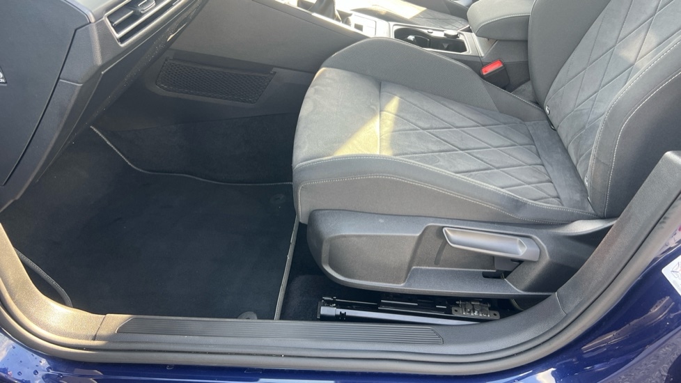 Used Volkswagen Golf 2020 for sale - 76652398: Photo 39