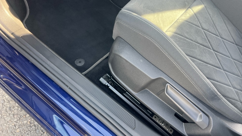 Used Volkswagen Golf 2020 for sale - 76652398: Photo 40