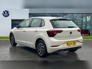 Used Volkswagen Polo 2024 for sale - 76434686: Photo