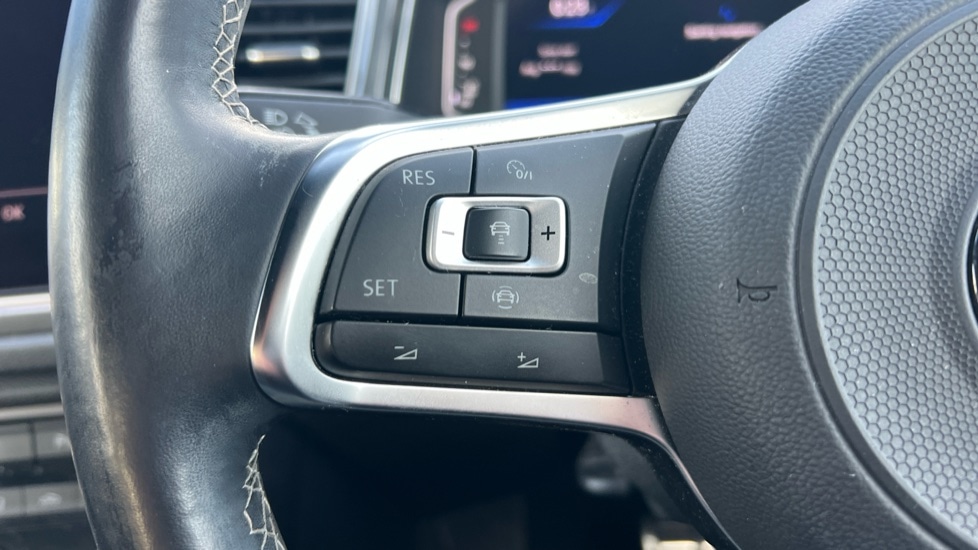 Used Volkswagen T-Roc 2021 for sale - 76312136: Photo 31