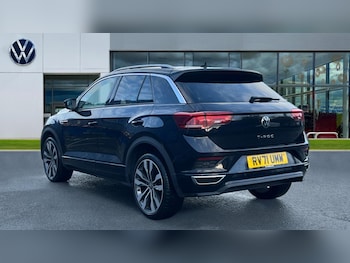 Used Volkswagen T-Roc 2021 for sale - 76312136: Photo