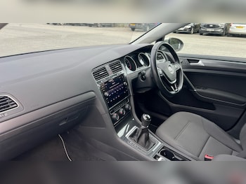 Used Volkswagen Golf 2019 for sale - 76568046: Photo