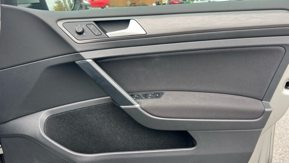 Used Volkswagen Golf 2019 for sale - 76568046: Photo 37