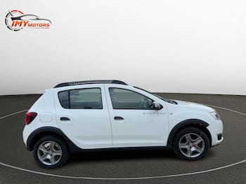 Used Dacia Sandero Stepway 2017 for sale - 79852640: Photo