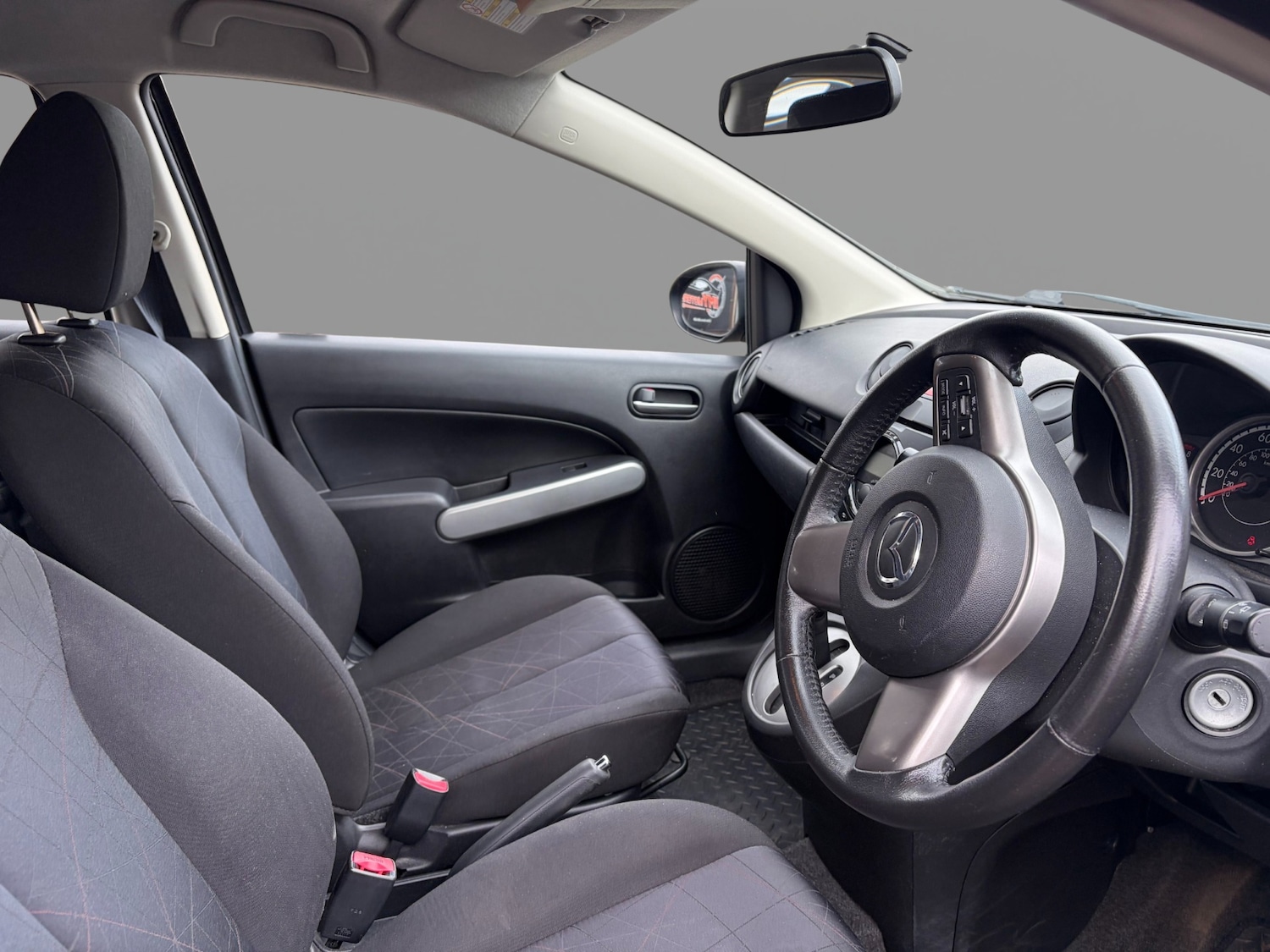 Used Mazda Mazda2 2012 for sale - 77984846: Photo 12