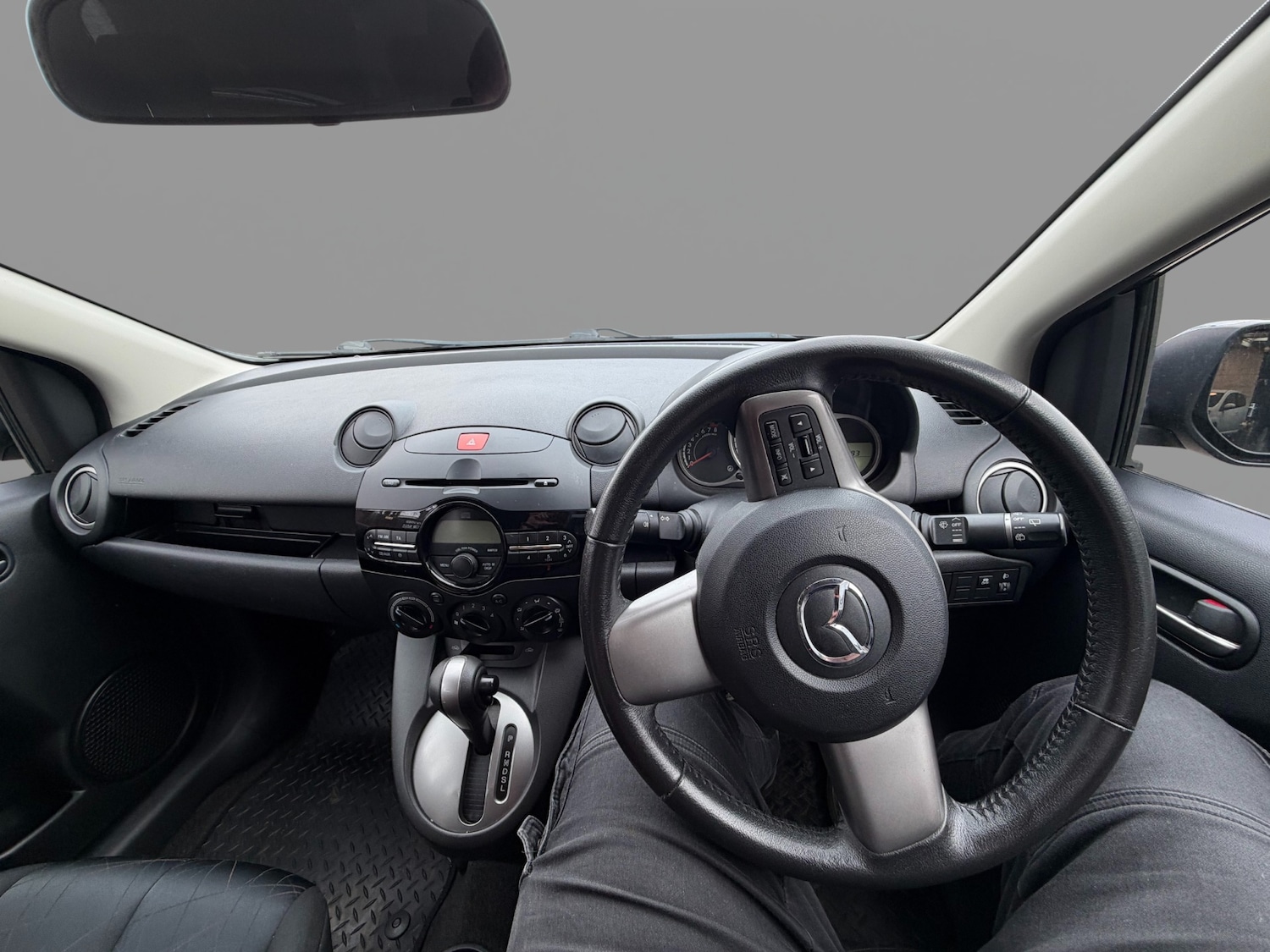 Used Mazda Mazda2 2012 for sale - 77984846: Photo 13