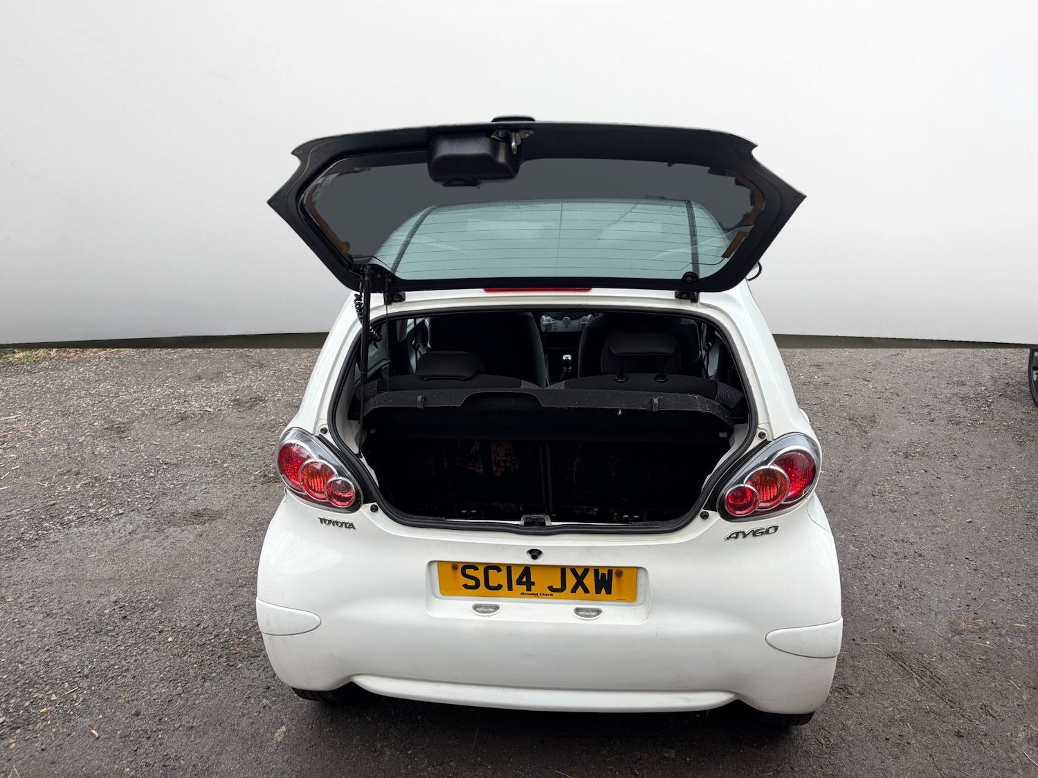 Used Toyota AYGO 2014 for sale - 77669369: Photo 5