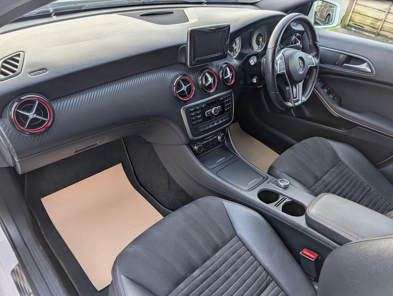 Used Mercedes-Benz A-Class 2015 for sale - 77537326: Photo 10