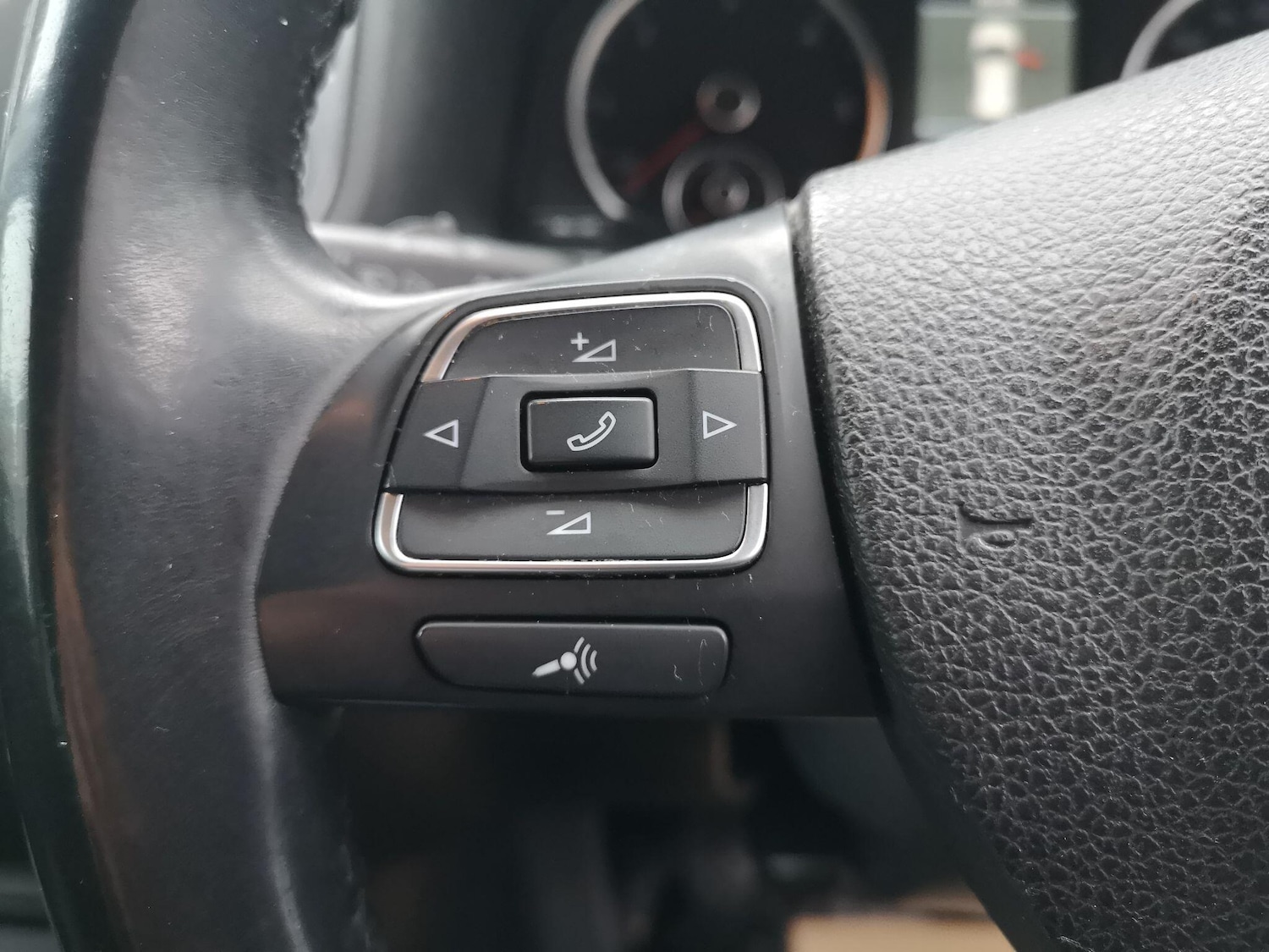 Used Volkswagen Tiguan 2012 for sale - 77131316: Photo 23