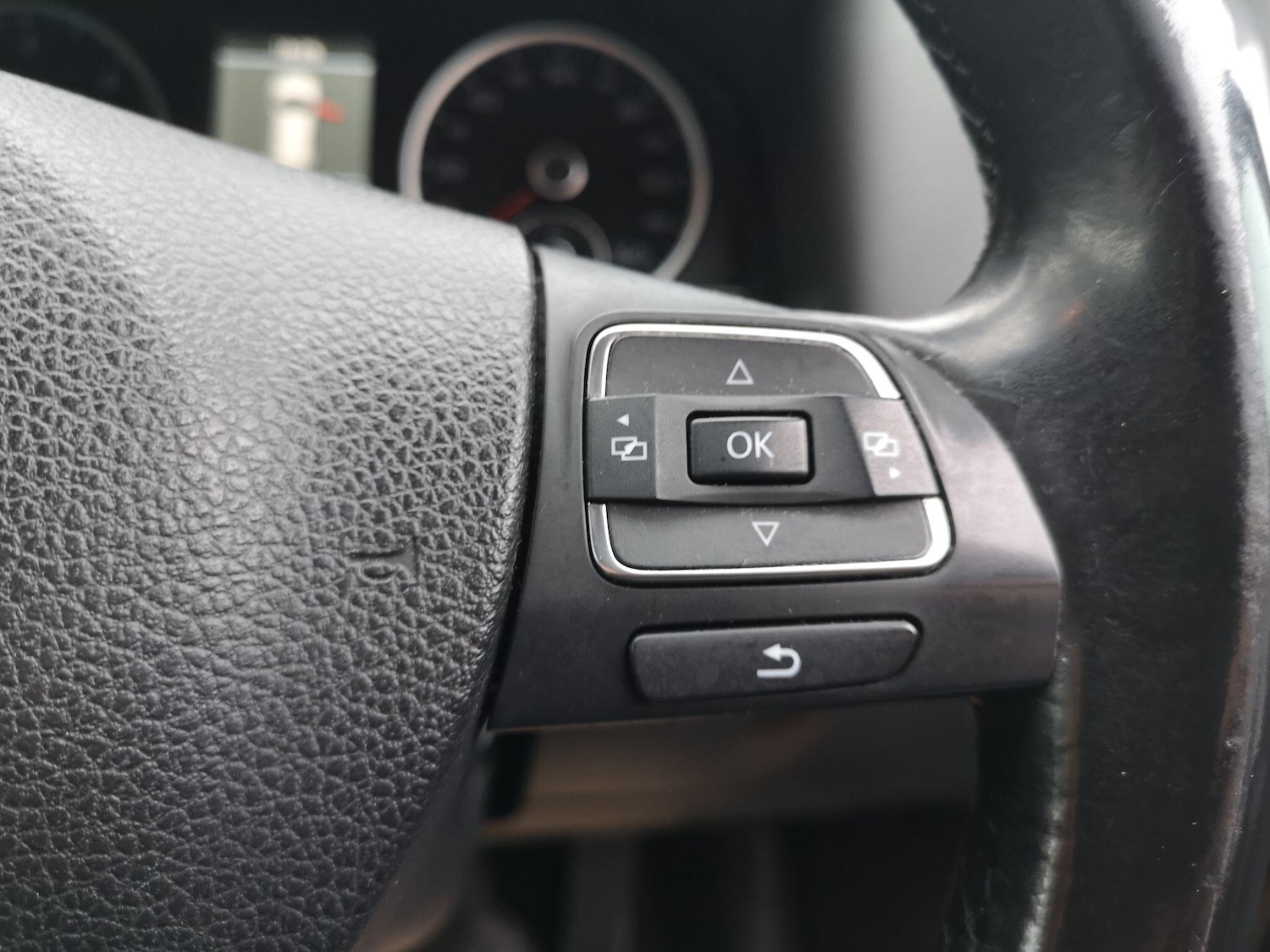 Used Volkswagen Tiguan 2012 for sale - 77131316: Photo 24