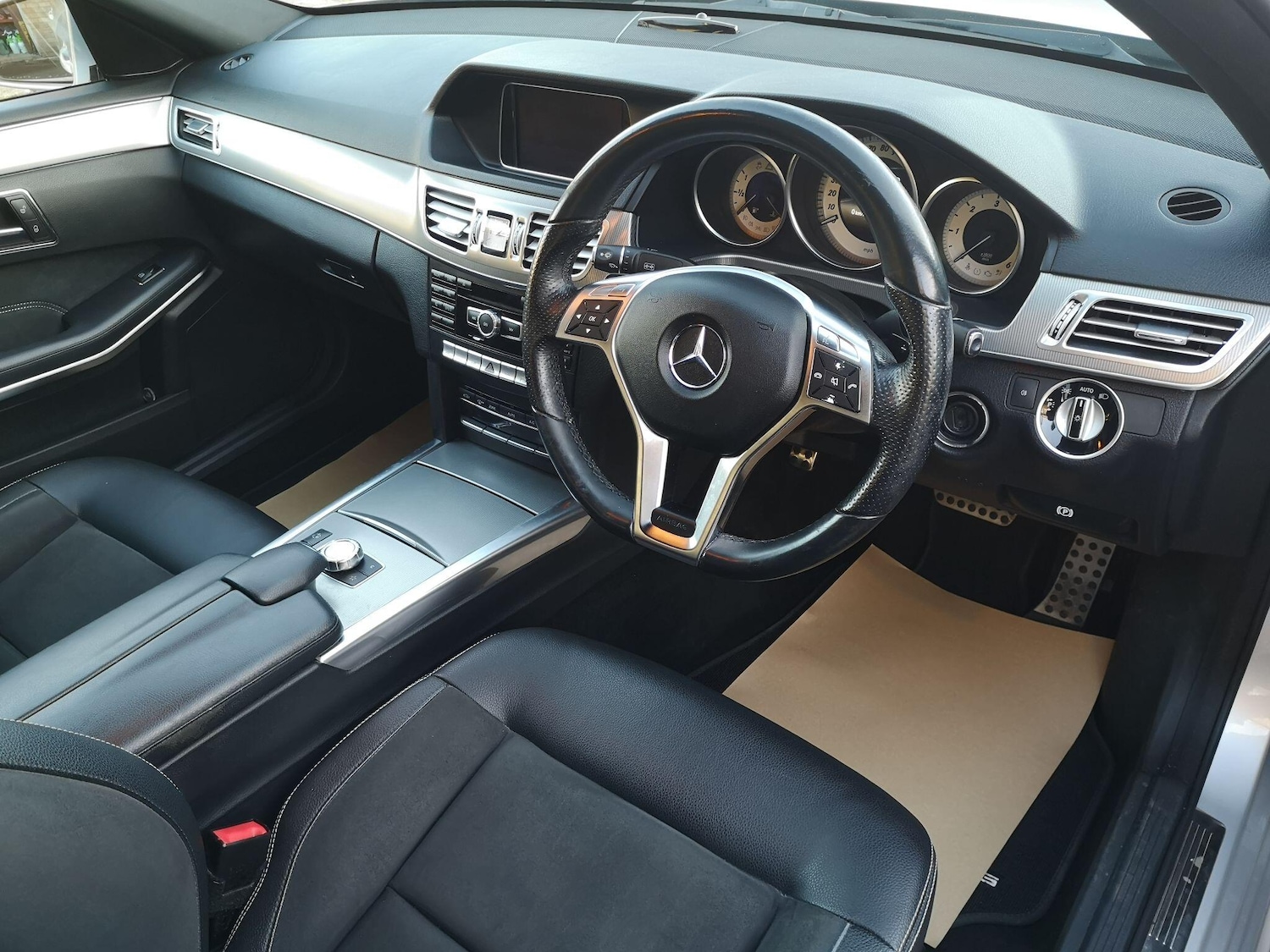 Used Mercedes-Benz E Class 2014 for sale - 77021170: Photo 12