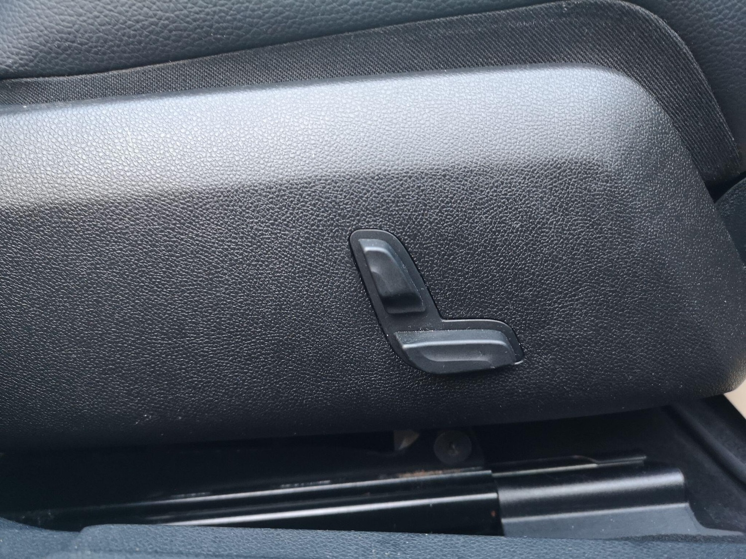 Used Mercedes-Benz E Class 2014 for sale - 77021170: Photo 26