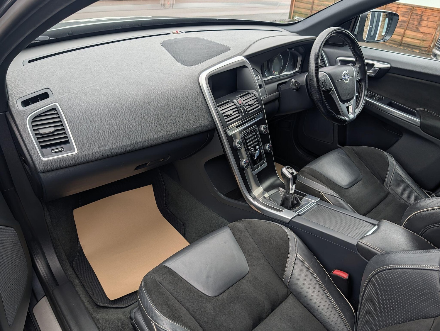 Used Volvo XC60 2015 for sale - 77598290: Photo 13