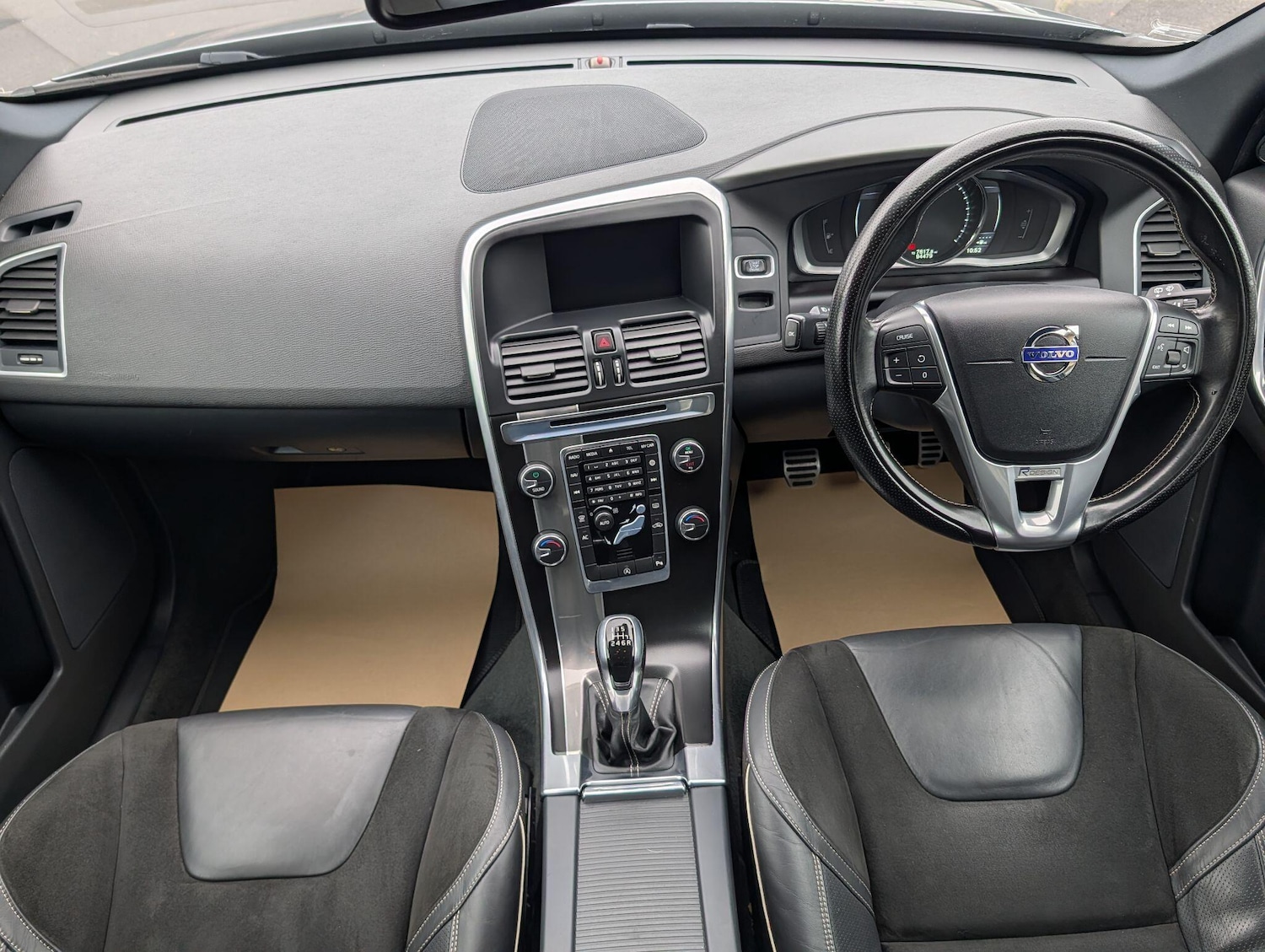 Used Volvo XC60 2015 for sale - 77598290: Photo 14