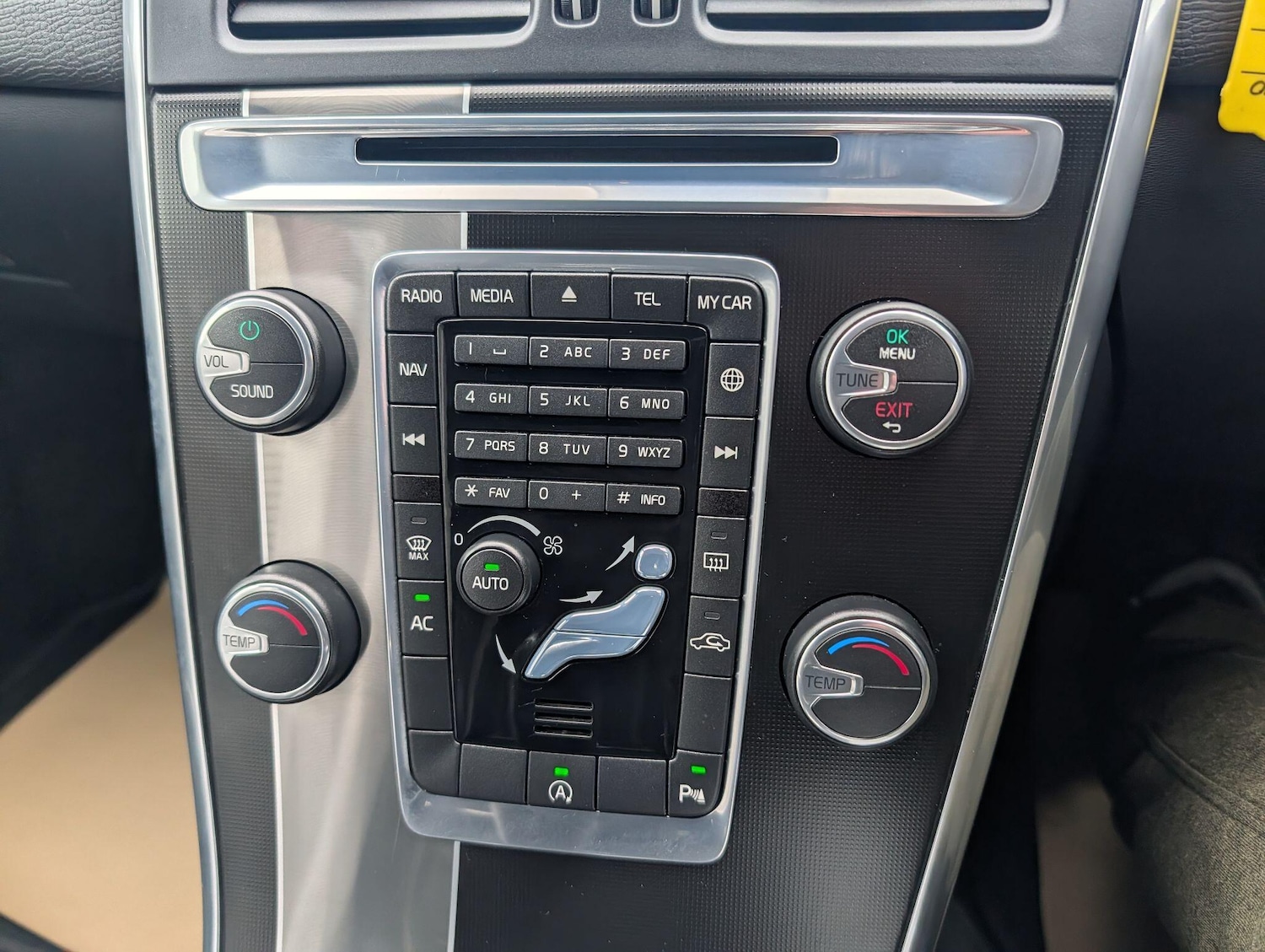 Used Volvo XC60 2015 for sale - 77598290: Photo 25