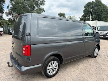 Used Volkswagen Transporter 2017 for sale - 79252472: Photo