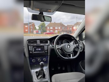 Used Volkswagen Golf 2017 for sale - 76134663: Photo