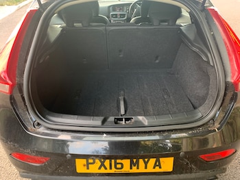 Used Volvo V40 2016 for sale - 75374376: Photo