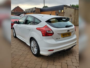 Used Ford Focus 2014 for sale - 79672386: Photo