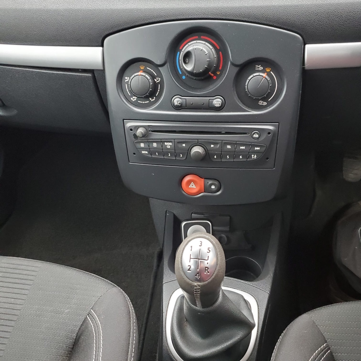 Used Renault Clio 2011 for sale - 77406180: Photo 10