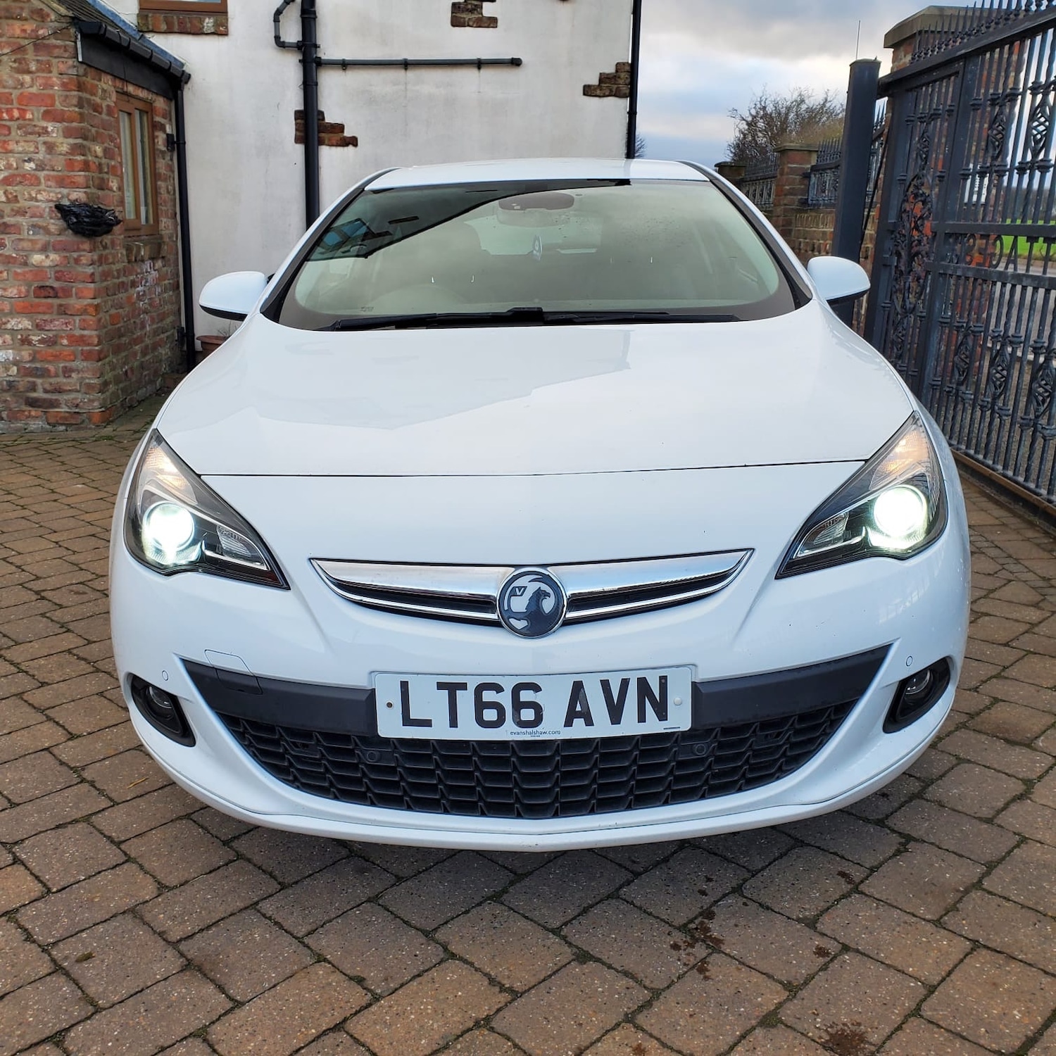 Used Vauxhall Astra GTC 2016 for sale - 77103305: Photo 2