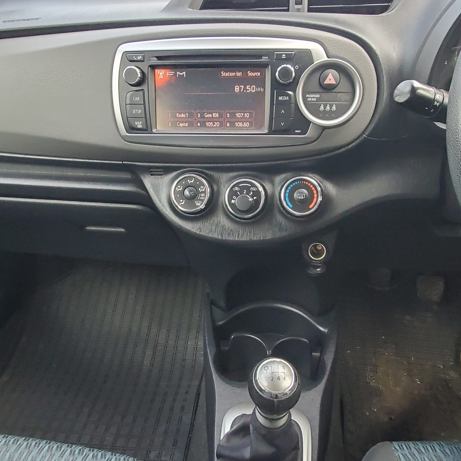 Used Toyota Yaris 2012 for sale - 73573580: Photo 12