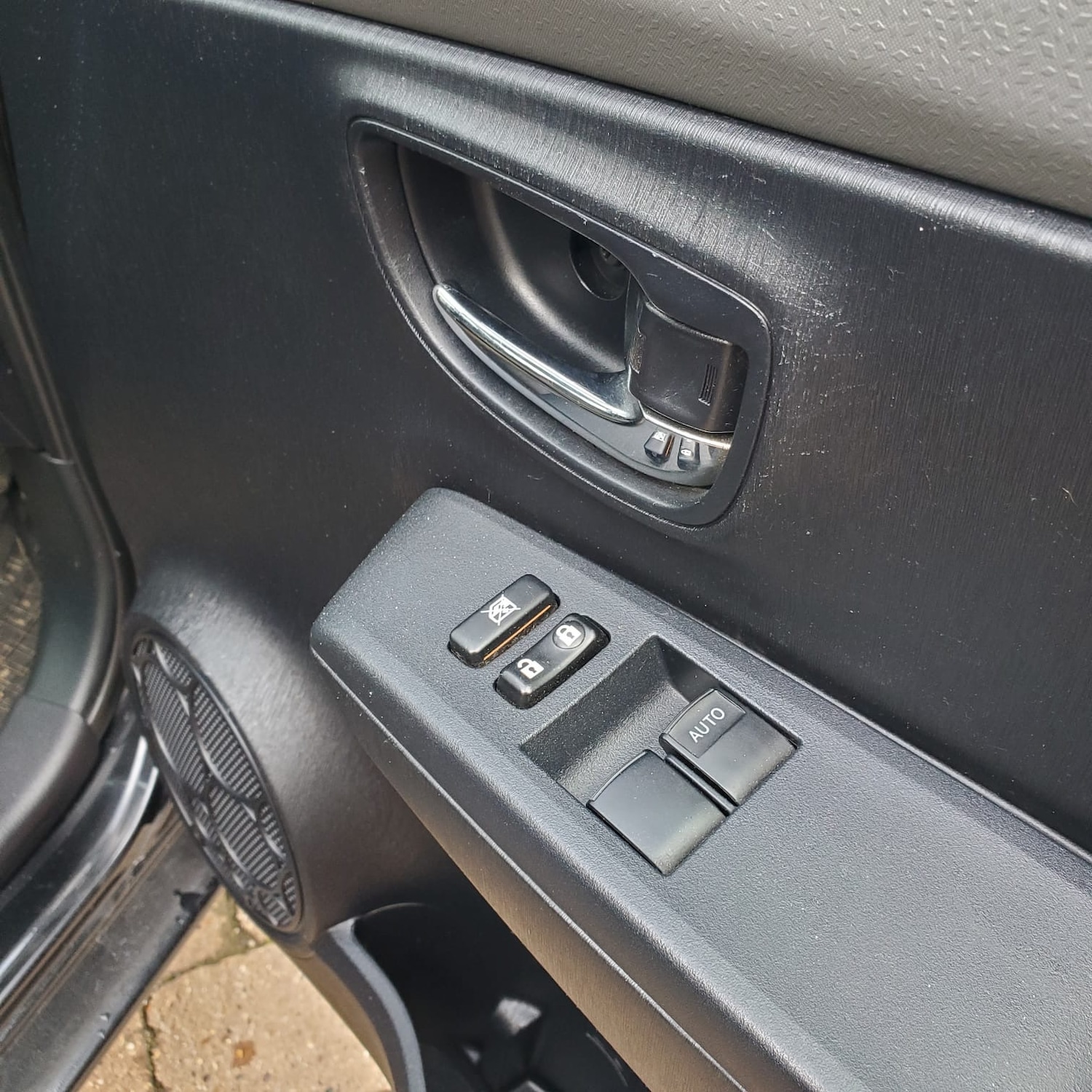 Used Toyota Yaris 2012 for sale - 73573580: Photo 13