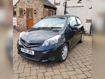 Used Toyota Yaris 2012 for sale - 73573580: Photo