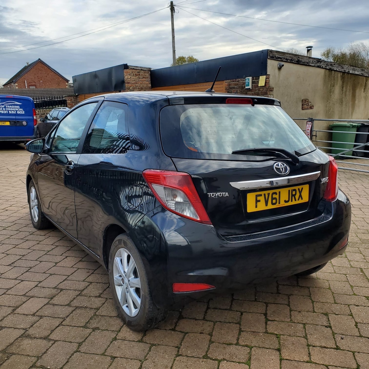 Used Toyota Yaris 2012 for sale - 73573580: Photo 4