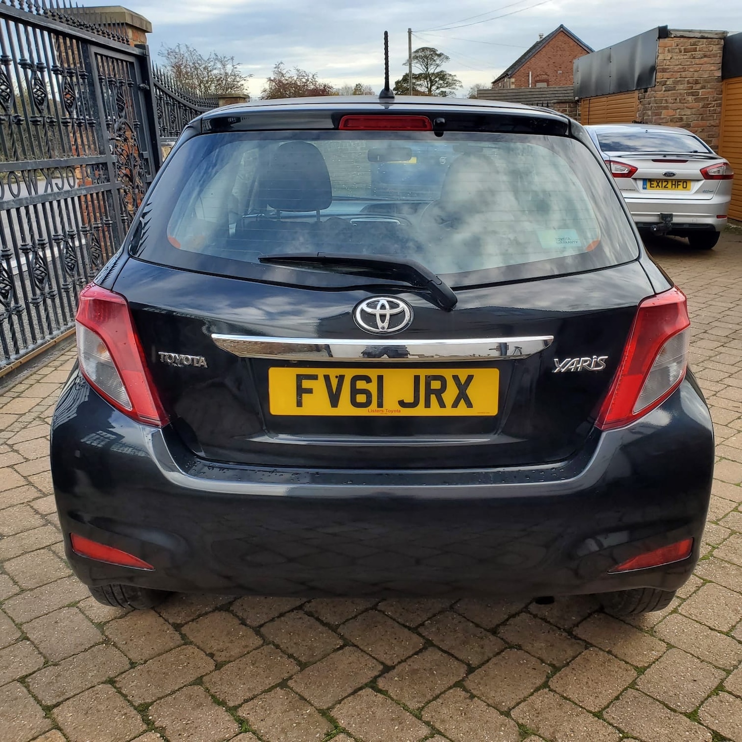 Used Toyota Yaris 2012 for sale - 73573580: Photo 5