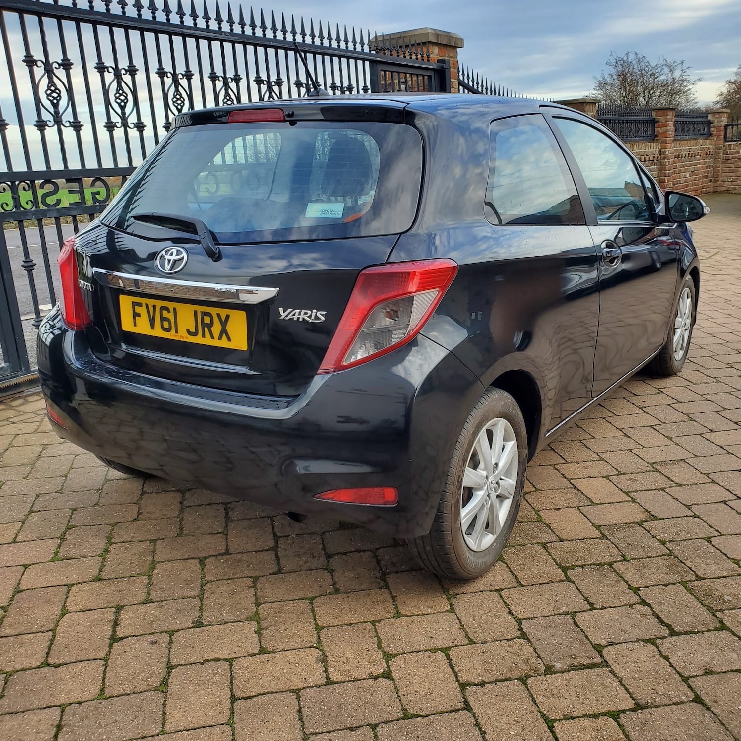 Used Toyota Yaris 2012 for sale - 73573580: Photo 6